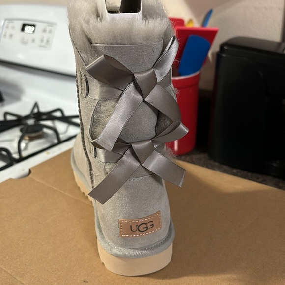 UGGS….. - Picture 2 of 6